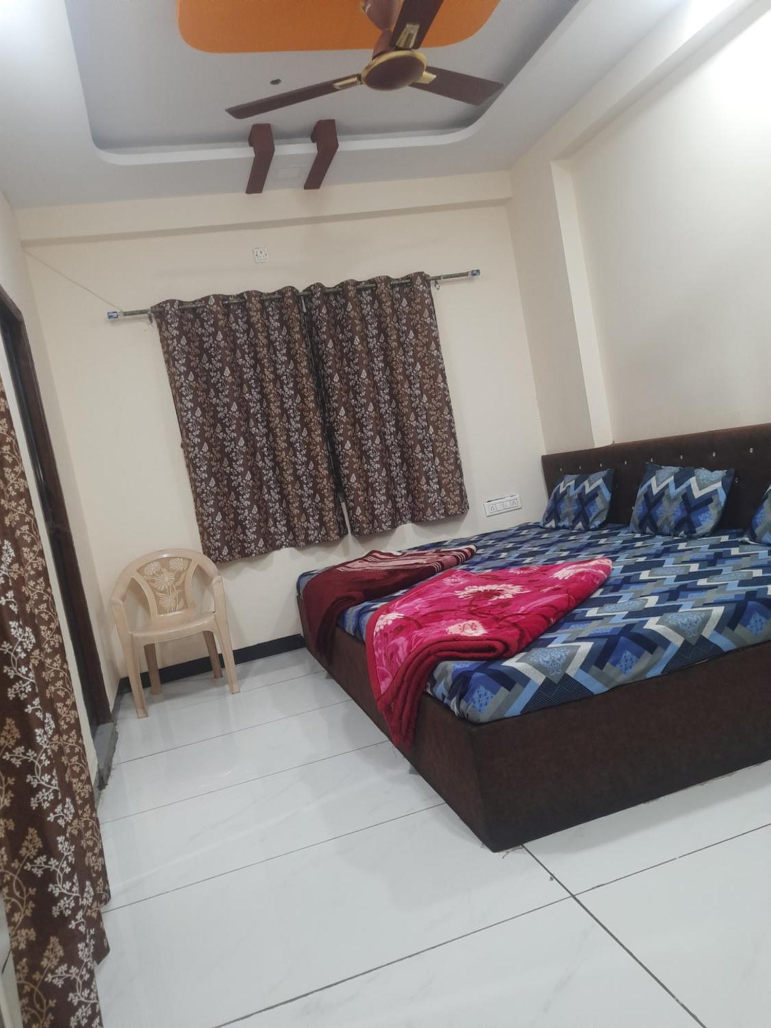 Hanumant Kripa Geust House Only For Family Ujjain Exteriör bild