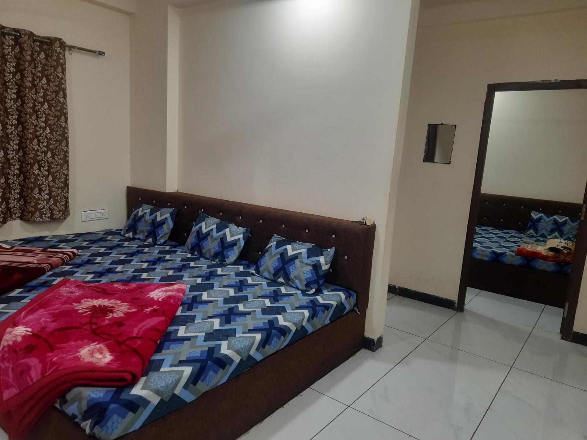 Hanumant Kripa Geust House Only For Family Ujjain Exteriör bild